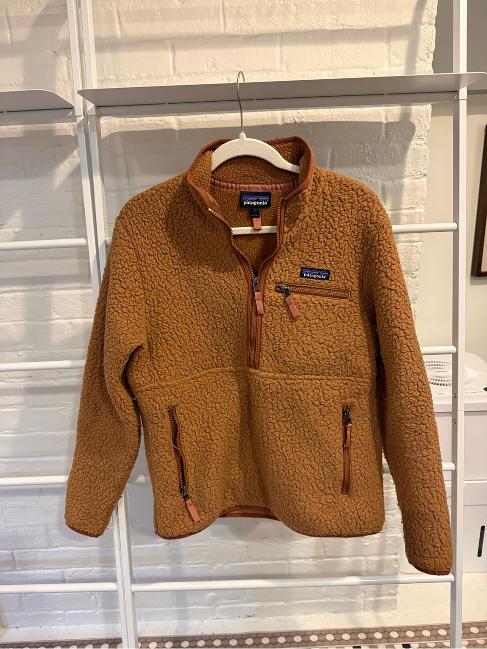 Patagonia women’s pullover half zip. Small.